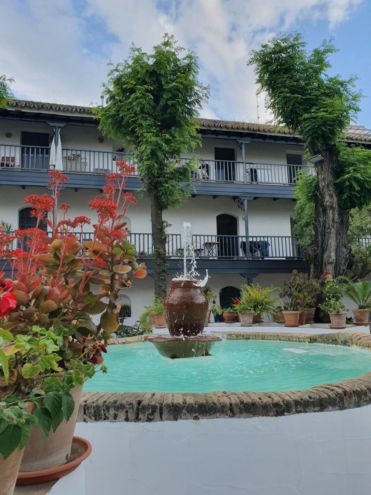 Andalusian Courtyard Apartment Seville Exterior photo