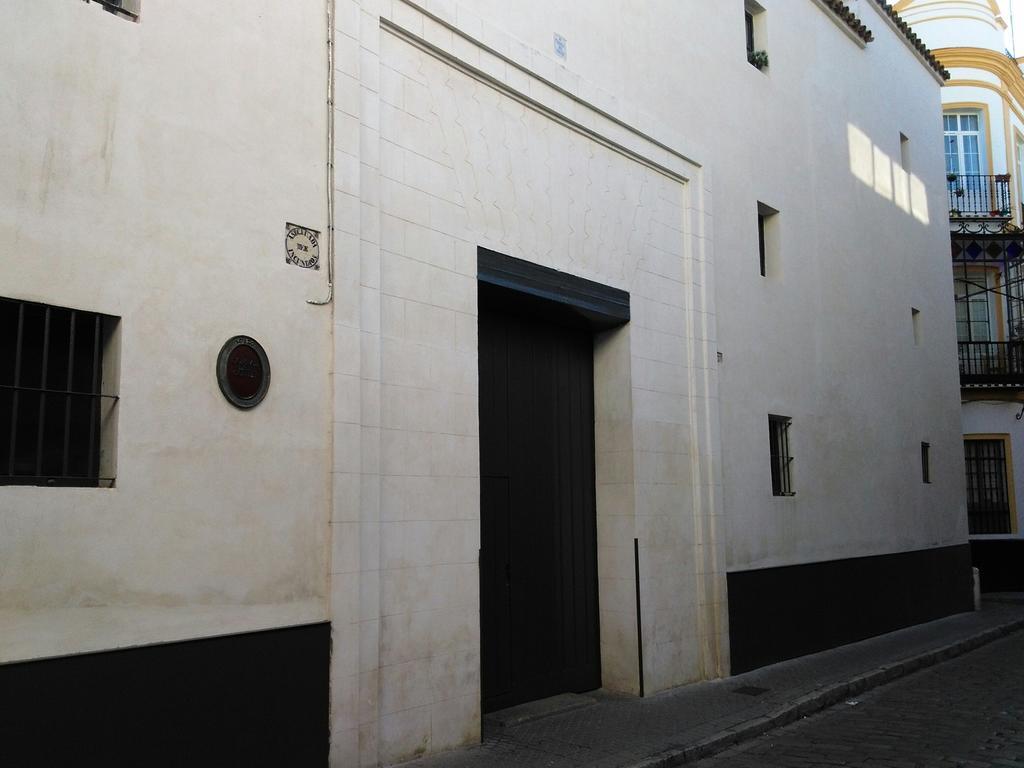 Andalusian Courtyard Apartment Seville Exterior photo